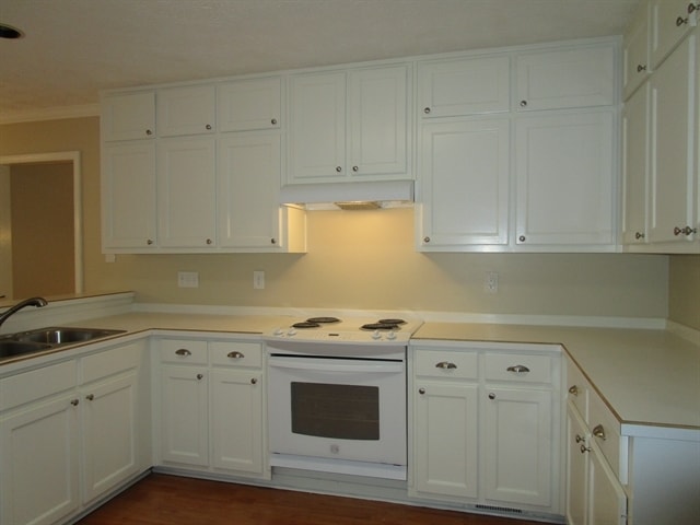 Building Photo - 700 Rosehill Ln