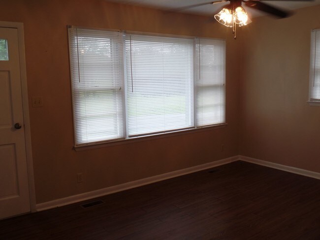 Building Photo - 22269 Green Village Dr