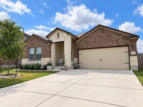 Building Photo - 113 Sunrise Oak Cv