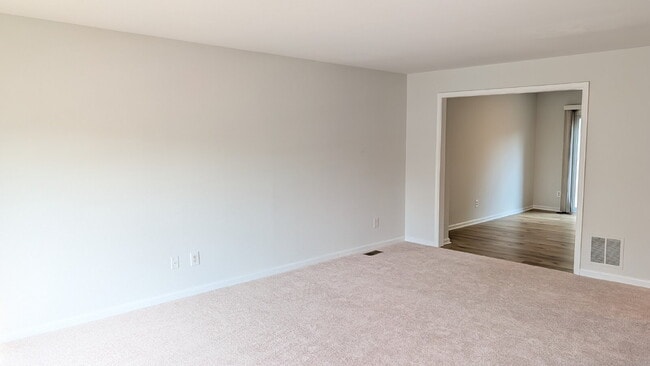 Photo - Light and Bright in Ashburm Farm Apartment