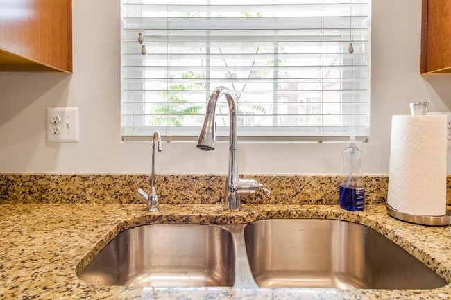 Building Photo - 7932 Pettigrew St