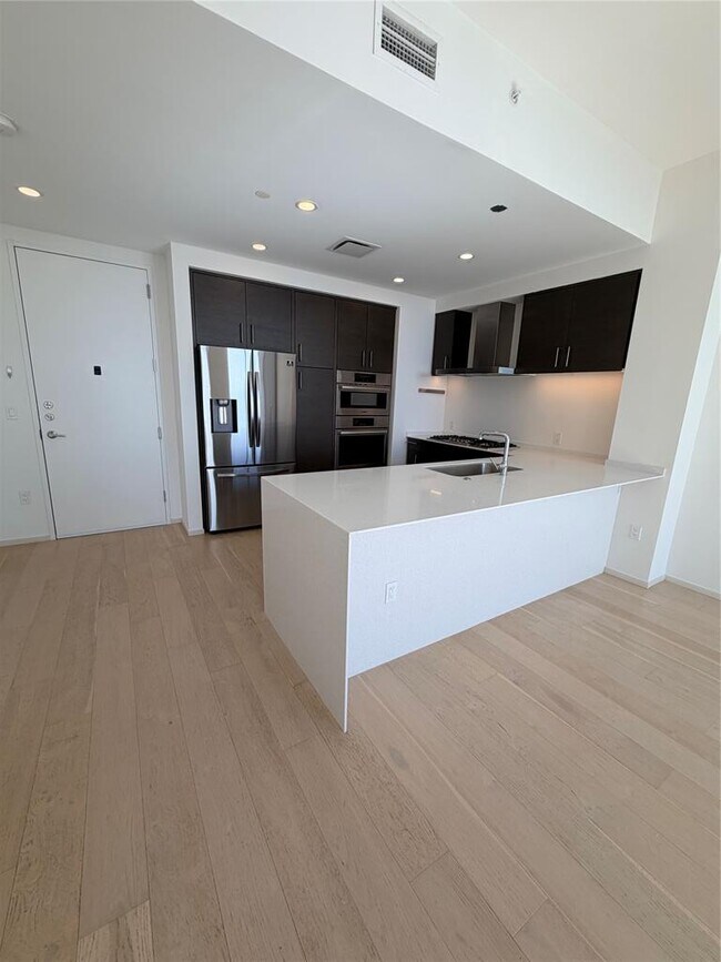 Foto del edificio - 301 West Ave