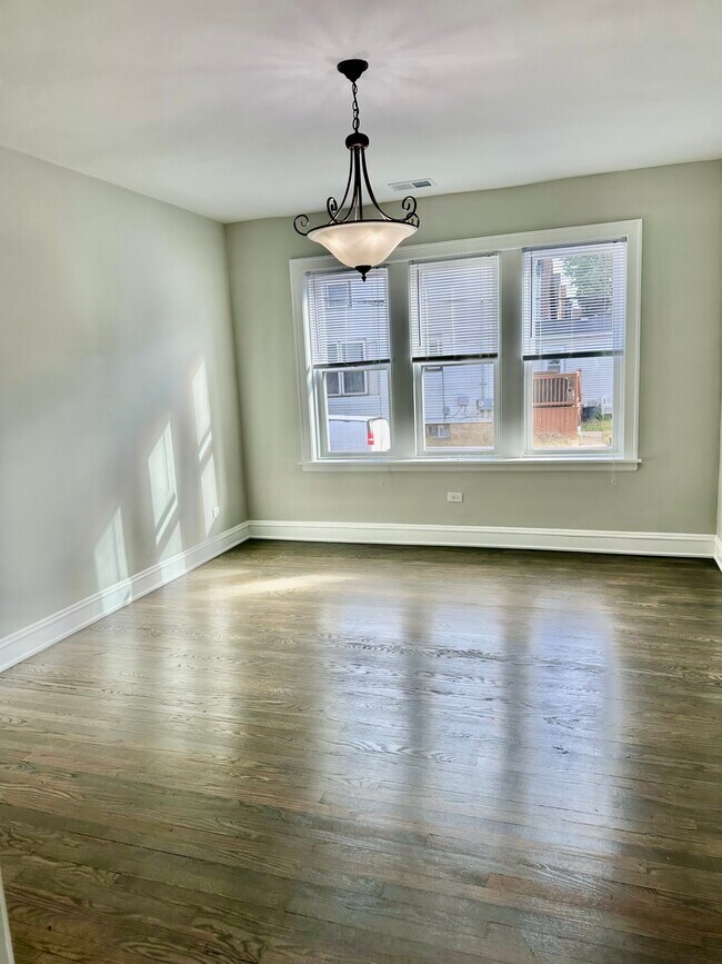 Comedor - 2501 Grove St