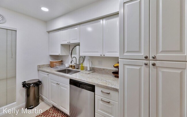 Foto del edificio - 2 br, 2 bath House - 5213 N 24th St #103