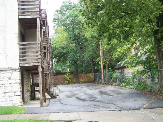 Building Photo - Charlotte Park Apts