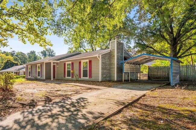 Foto del edificio - SW, Large Ranch home, Vaulted Ceilings, Fire Place, Fenced Yard!
