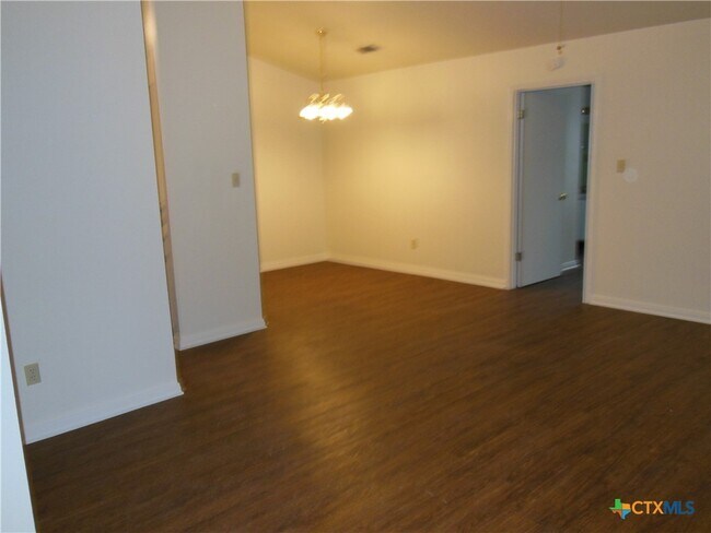 Foto del edificio - 604 Frostwood Dr