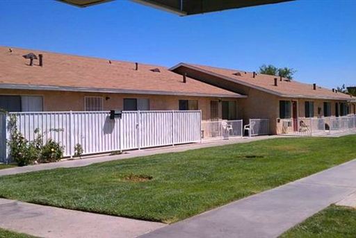 Foto principal - 18355 Montezuma St