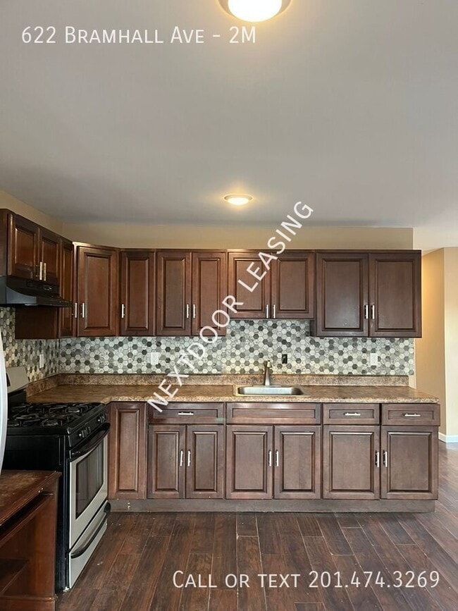 Building Photo - 622 Bramhall Ave