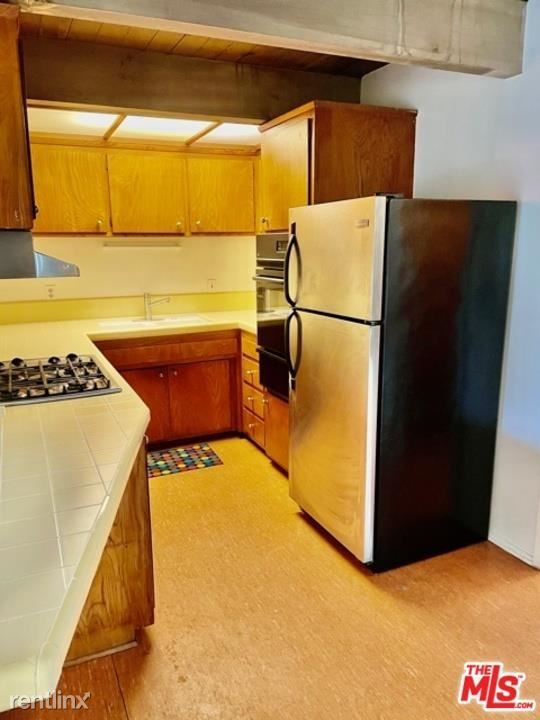 Building Photo - 2 br, 1.5 bath Condo - 3014 Castle St