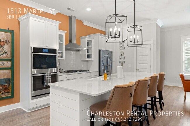 Building Photo - 1513 Martel St