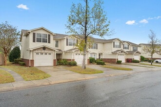 Building Photo - 747 Majestic Dr