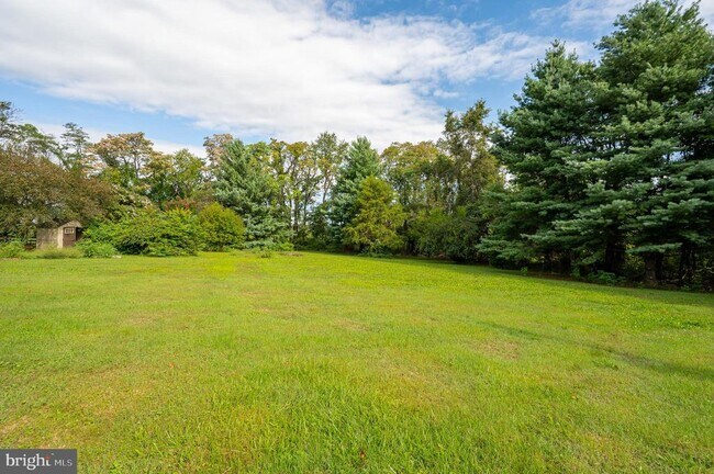 Building Photo - 39780 Overlook Knolls Rd