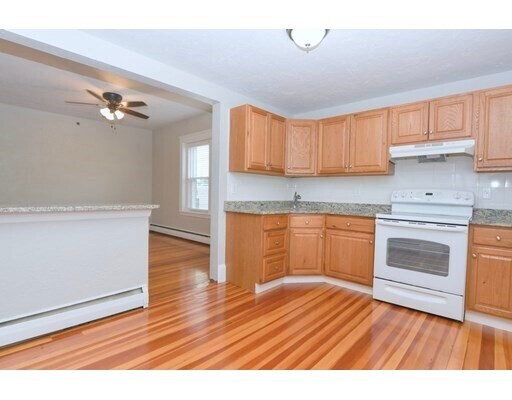 Building Photo - 499 Medford St