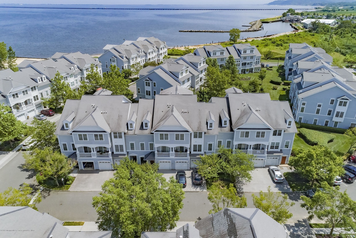 14 Skimmer Ln, Middletown, NJ 07758 Condo for Rent in Middletown, NJ