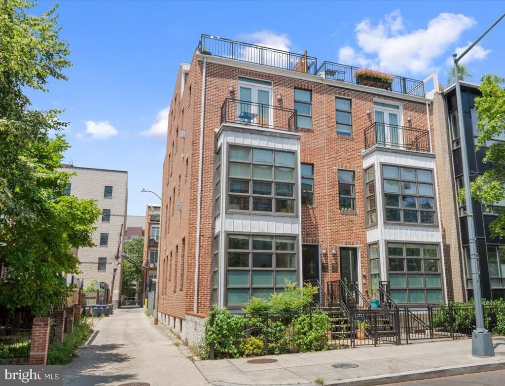 Primary Photo - 2106 10th St NW
