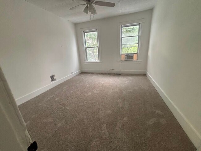 Foto del edificio - 2703 Jefferson St