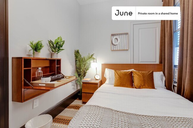 Foto del edificio - Private bedroom in 3 bed/1 bath Home