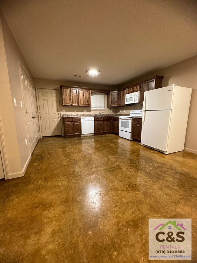 Building Photo - 601 N 6-1/2 St