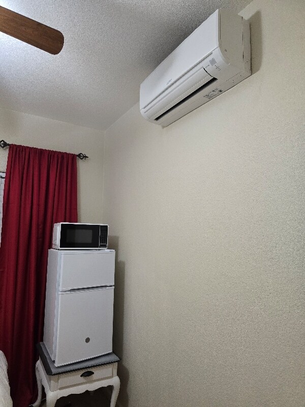 Foto del edificio - 1048 S Carriage Ave