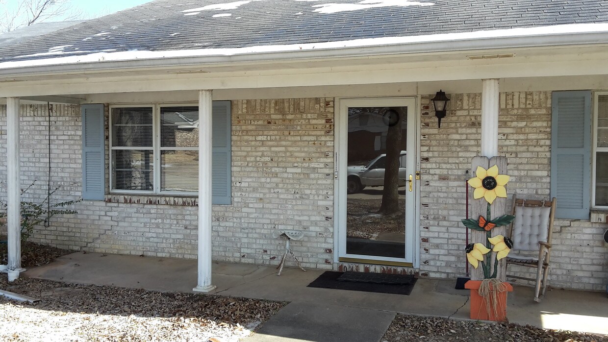 Front Entrance - 3409 S 91st St