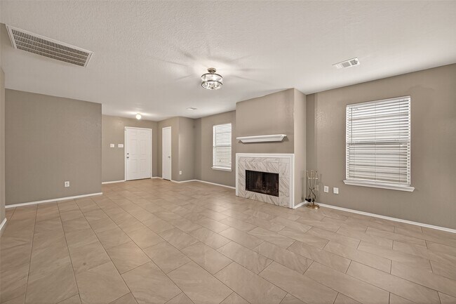 Foto del edificio - 2918 Latch Ln