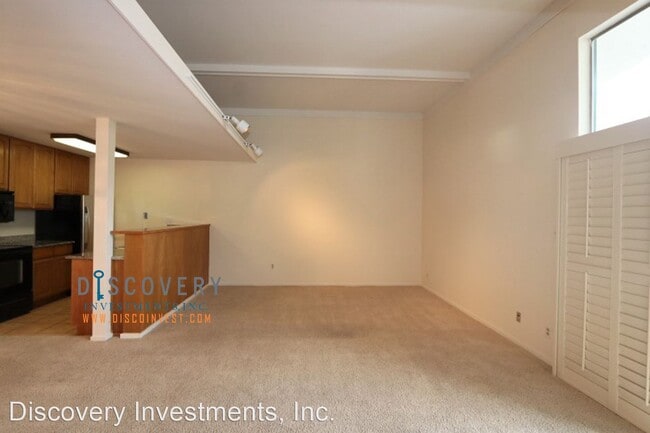 Building Photo - 1 br, 1 bath House - 2634 Virginia St. #35