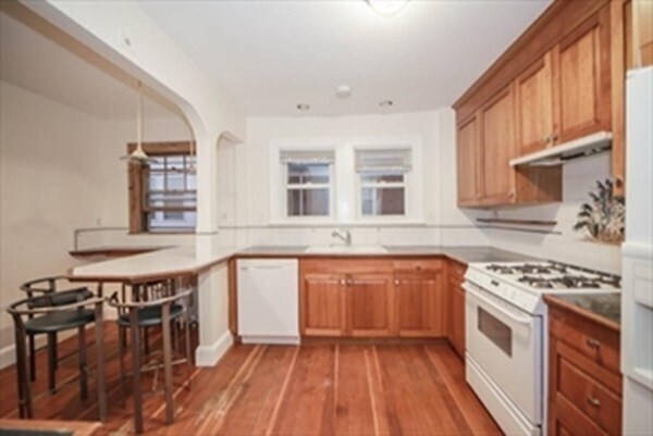 Building Photo - 35 Greycliff Rd