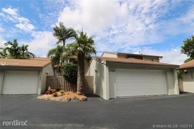 Primary Photo - 3 br, 2.5 bath Townhome - SABAL CHASE SEC 1