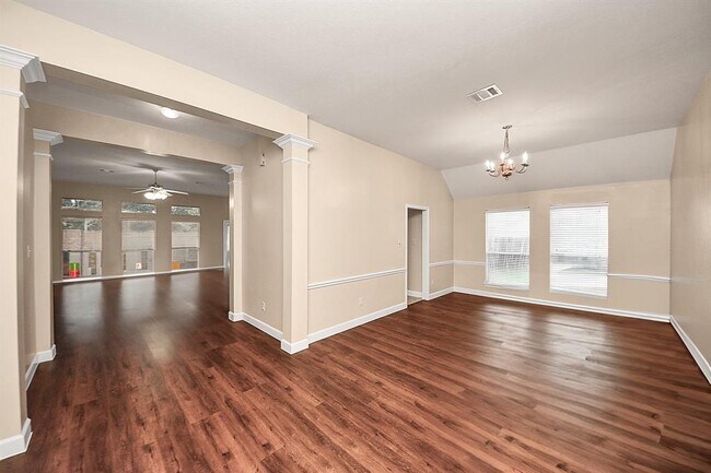 Foto del edificio - 4807 Taylor Lake Ct