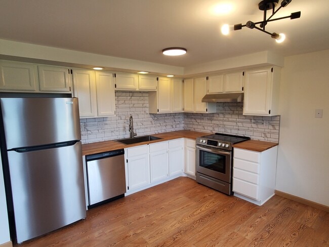 Building Photo - 3110 US Route 9