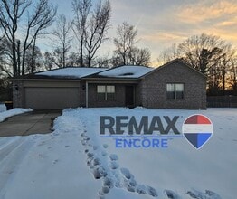 Building Photo - 27 Patti Cv