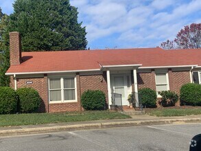 Building Photo - 3536 Lawndale Dr