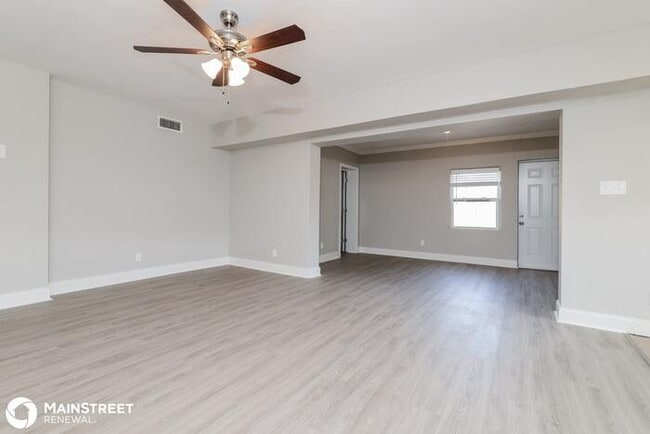 Building Photo - 1900 Andrea Pl, Sarasota, FL 34235