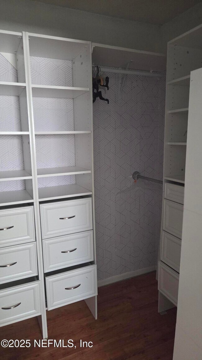 Foto del edificio - 8394 Kipling Ct