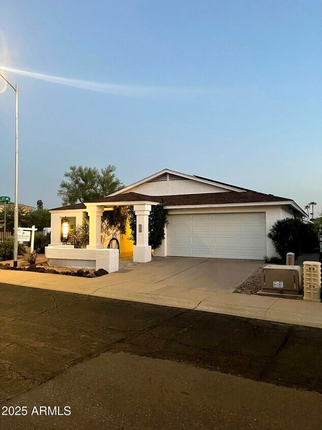 Foto principal - 303 W Fellars Dr