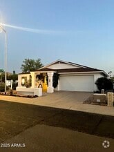 Building Photo - 303 W Fellars Dr