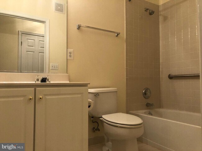 Foto del edificio - 13890 Chelmsford Dr