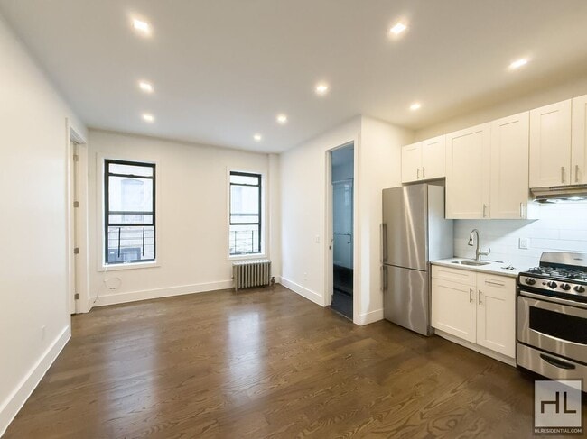Building Photo - EASTERN PARKWAY / Rent Stabilized  Crown Heights 1-Bed 1-Bath / Prospect Park