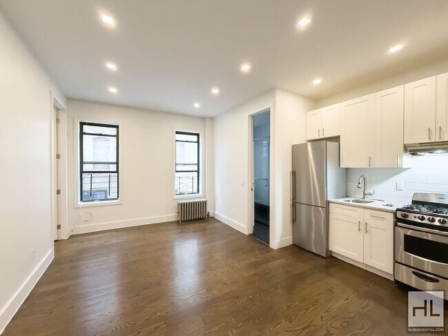 Foto del edificio - EASTERN PARKWAY / Spacious Crown Heights 1...