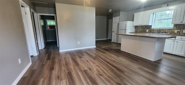 Building Photo - 593 Co Rd 4050