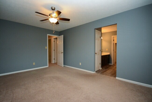 Dormitorio principal - 582 Redfox Ct N