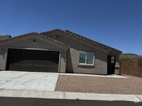 Building Photo - 714 Vista Grande Dr