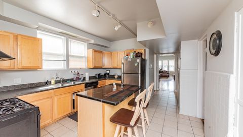 Foto del edificio - 1456 W Irving Park Rd