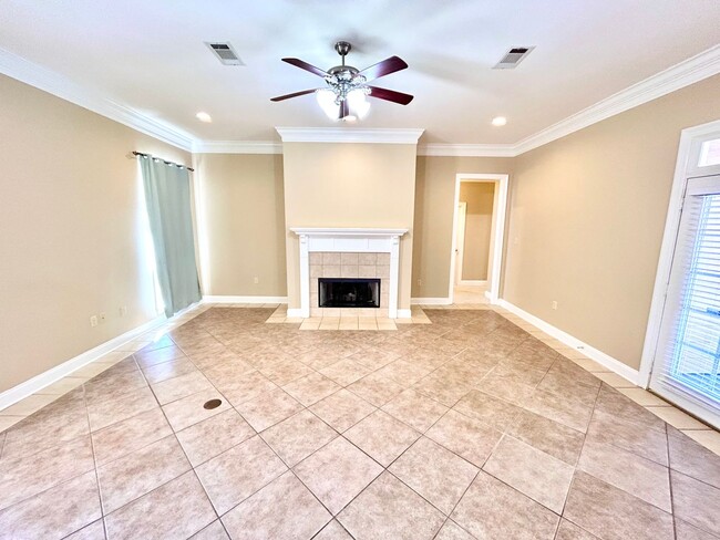 Building Photo - Newly Updated Four Bedroom Home In A Highl...