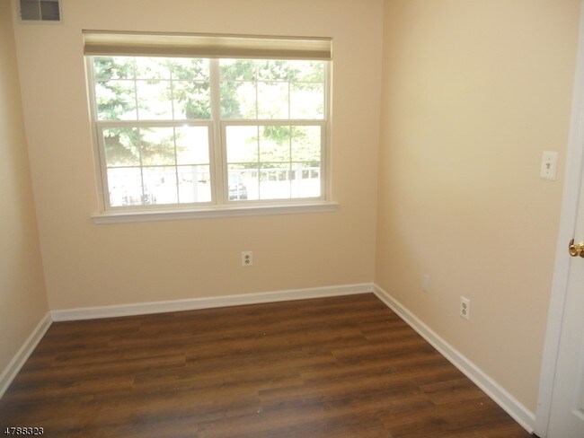 Foto del edificio - 88 Crestview Ln