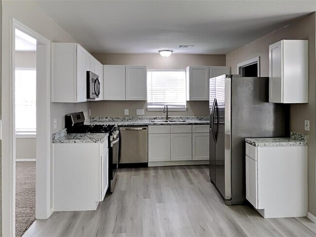 Foto del edificio - 21851 Whispering Forest Dr