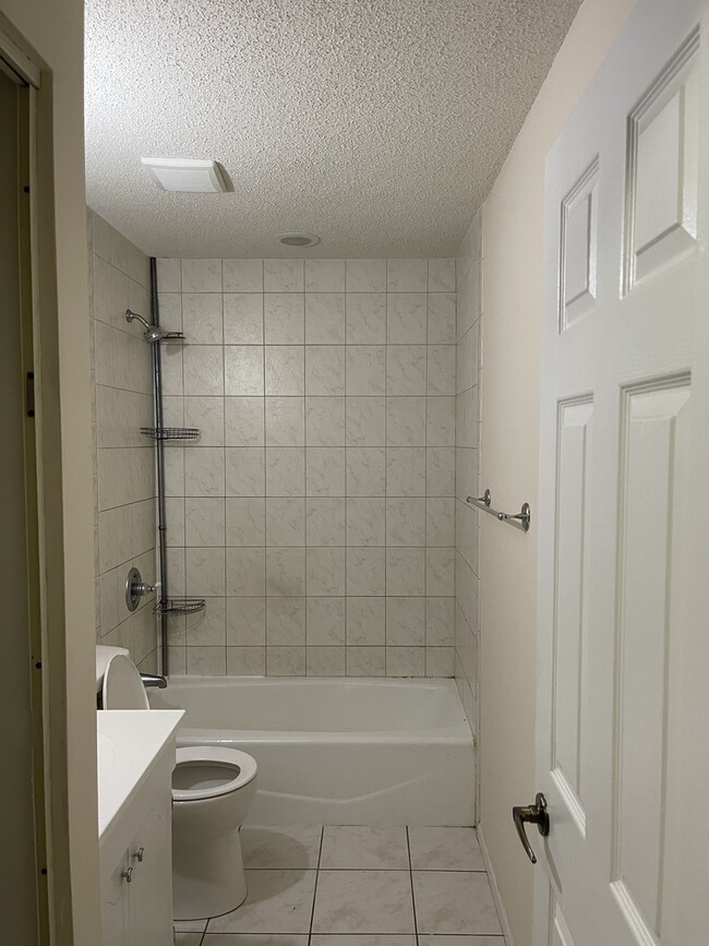 Building Photo - 1091 Pheasant Run Ln
