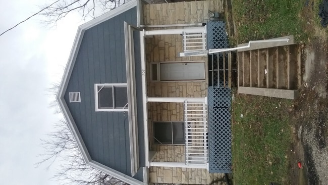 Building Photo - 709 Monroe St