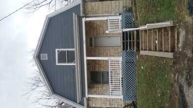 Building Photo - 709 Monroe St